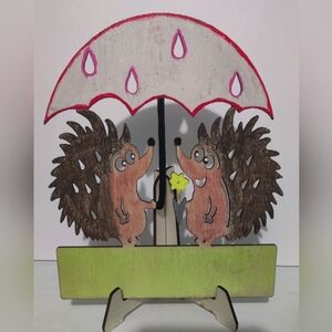 Hedgehogs Mom and Dad Wooden Decor with Umbrella
